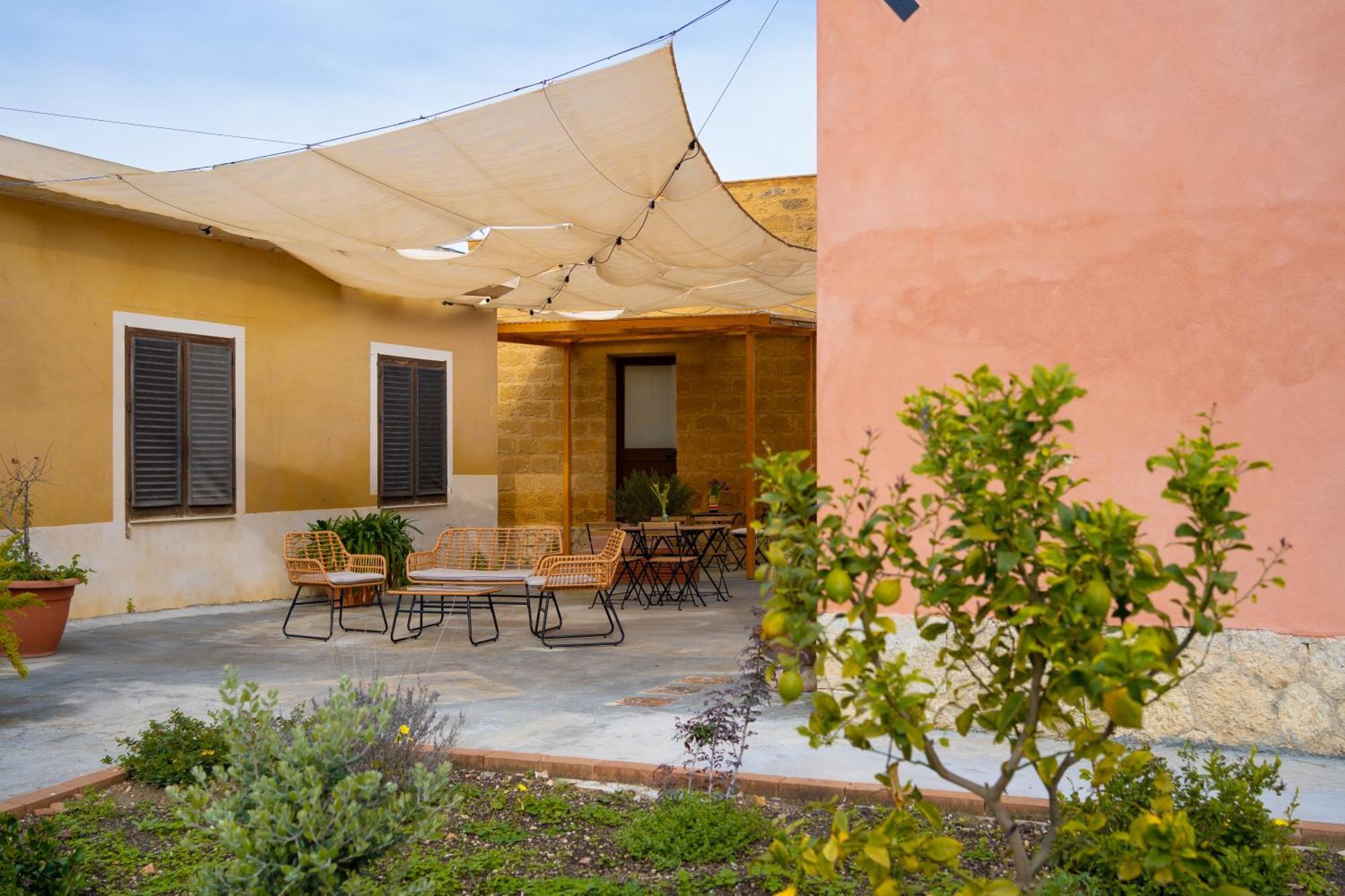 Il Giardino Del Tempio Bed & Breakfast อากริเจนโต ภายนอก รูปภาพ